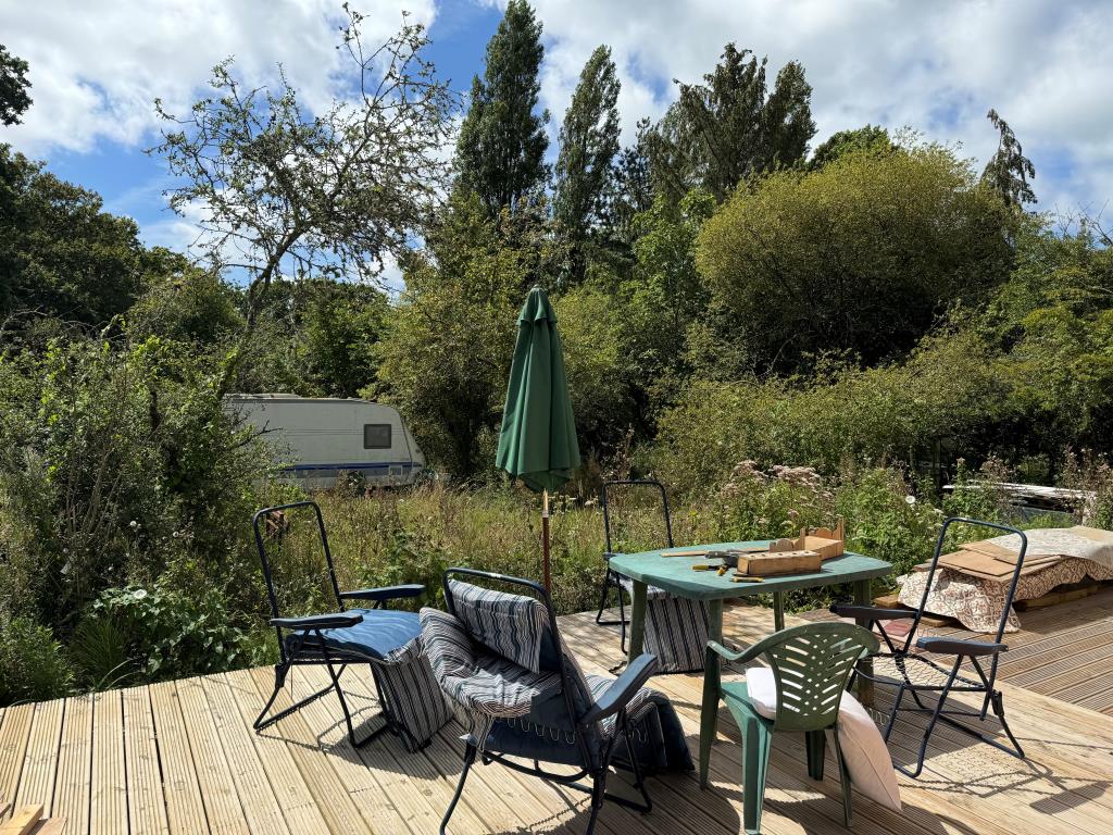 Lot: 67 - DETACHED BUNGALOW WITH POTENTIAL ON 1.6 ACRE PLOT - Looking Down the Garden